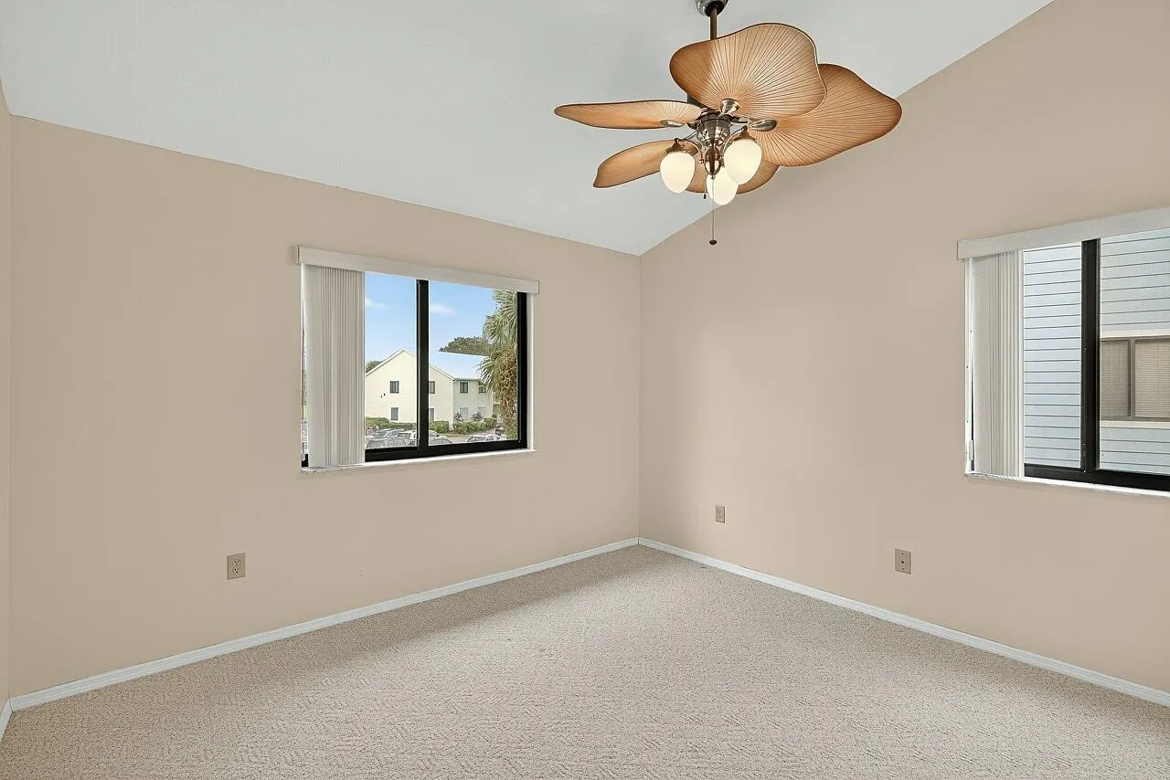 5720 Pelican Pointe Drive, #3