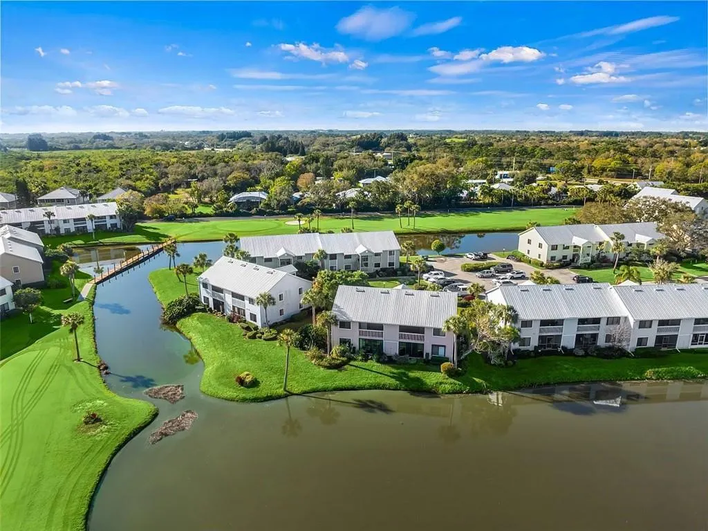 5720 Pelican Pointe Drive, #3