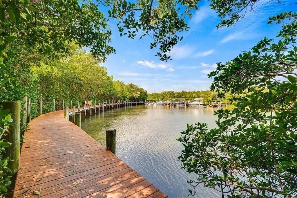 5720 Pelican Pointe Drive, #3