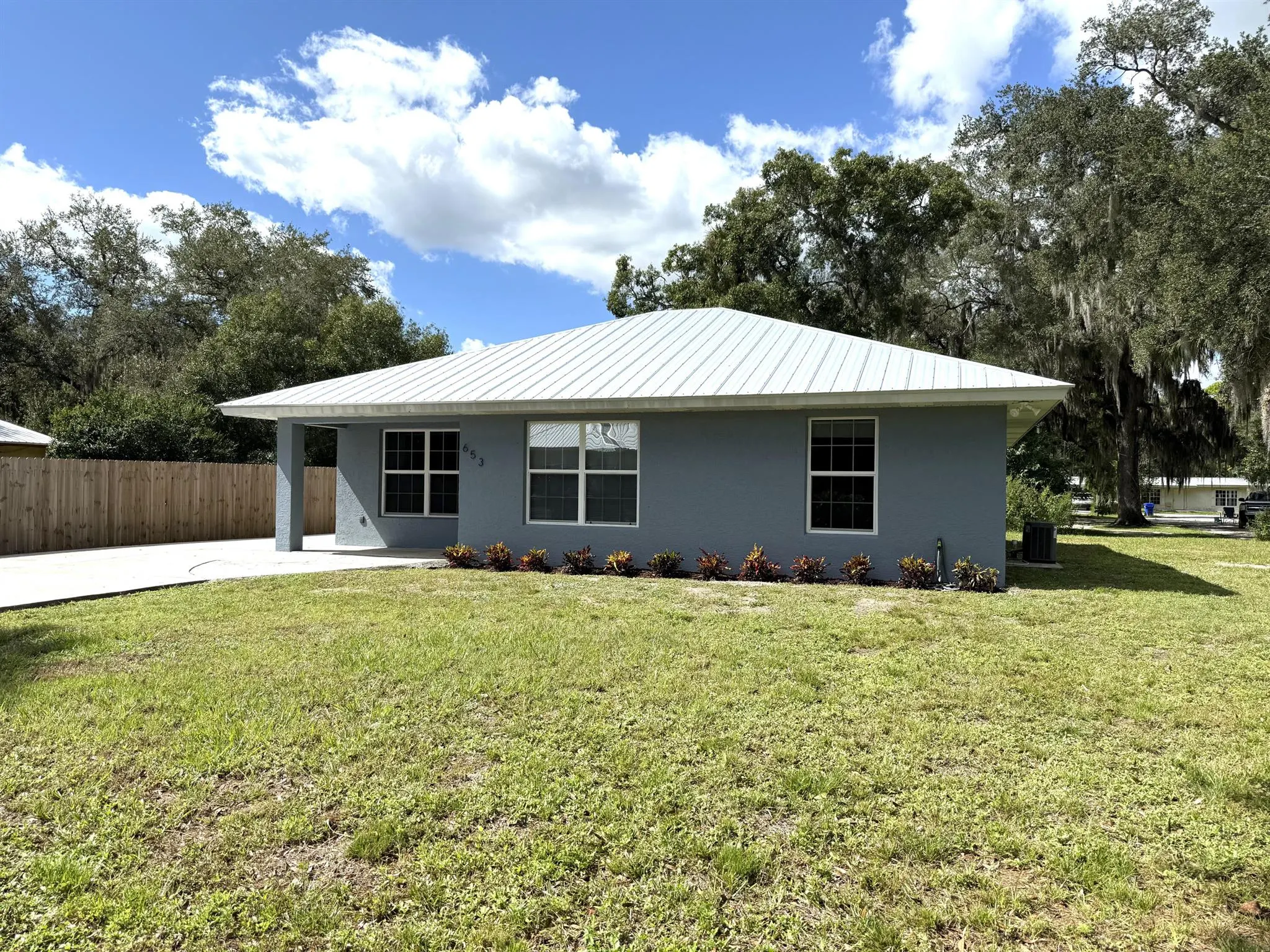 653 SE 13th Avenue