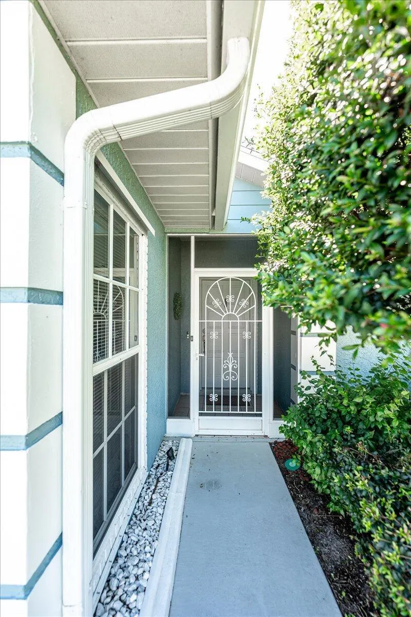 6876 Bronte Circle