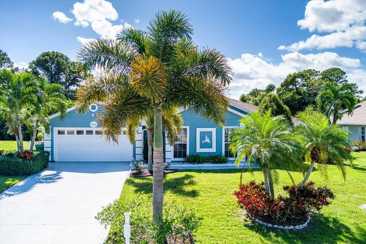 6876 Bronte Circle