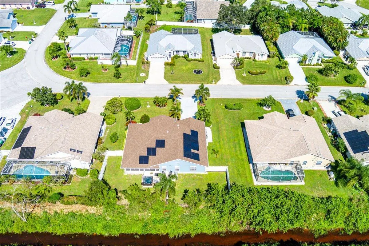 6876 Bronte Circle