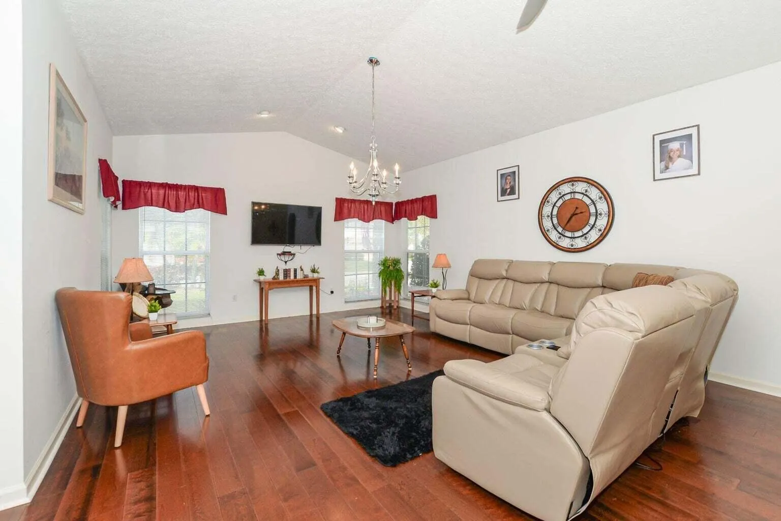 6876 Bronte Circle