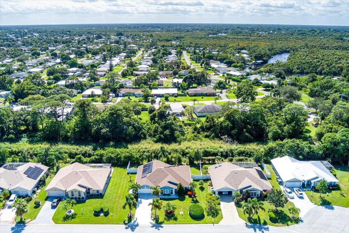 6876 Bronte Circle