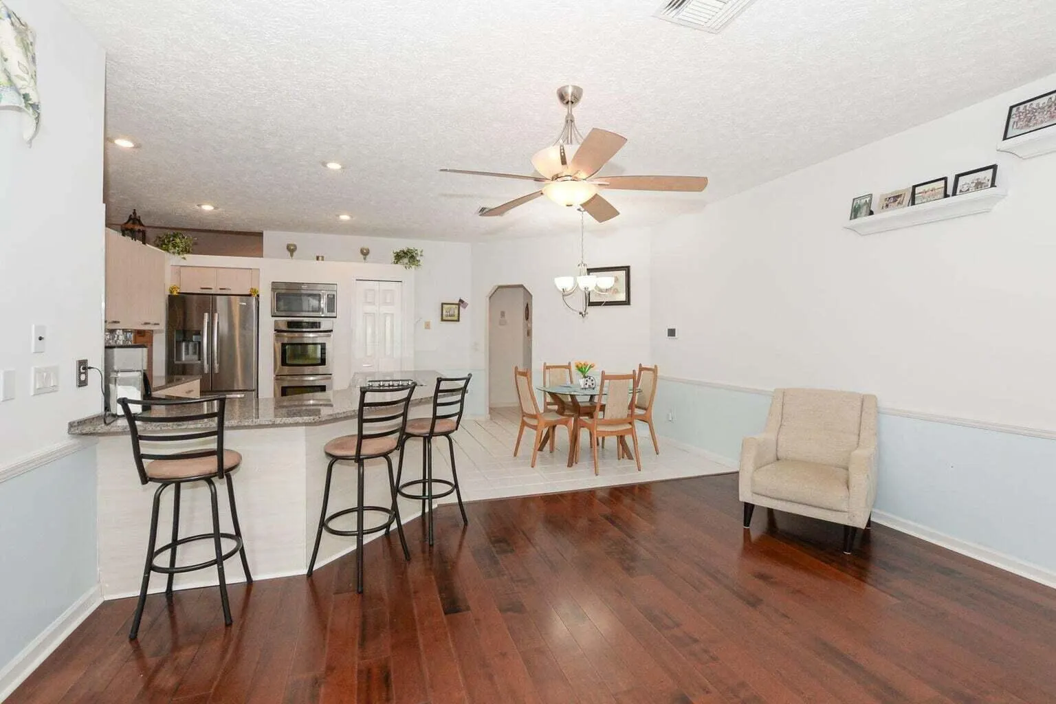 6876 Bronte Circle