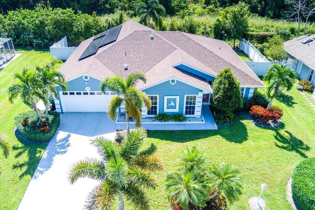 6876 Bronte Circle