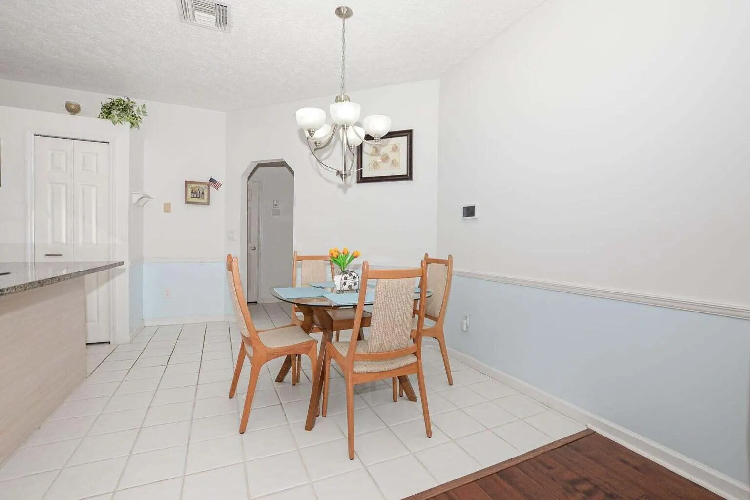 6876 Bronte Circle