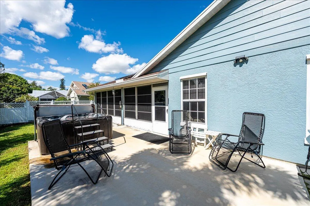 6876 Bronte Circle