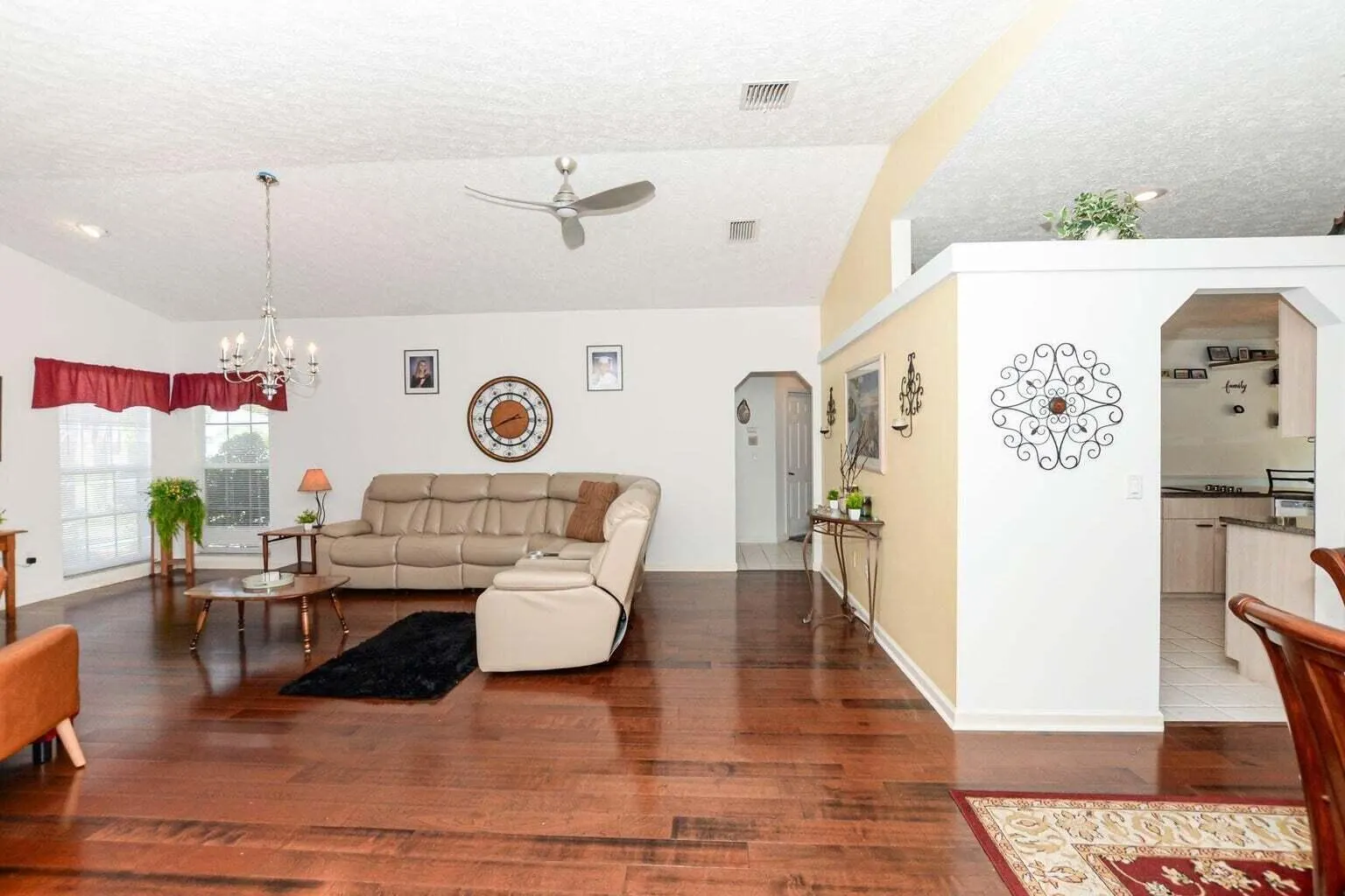 6876 Bronte Circle