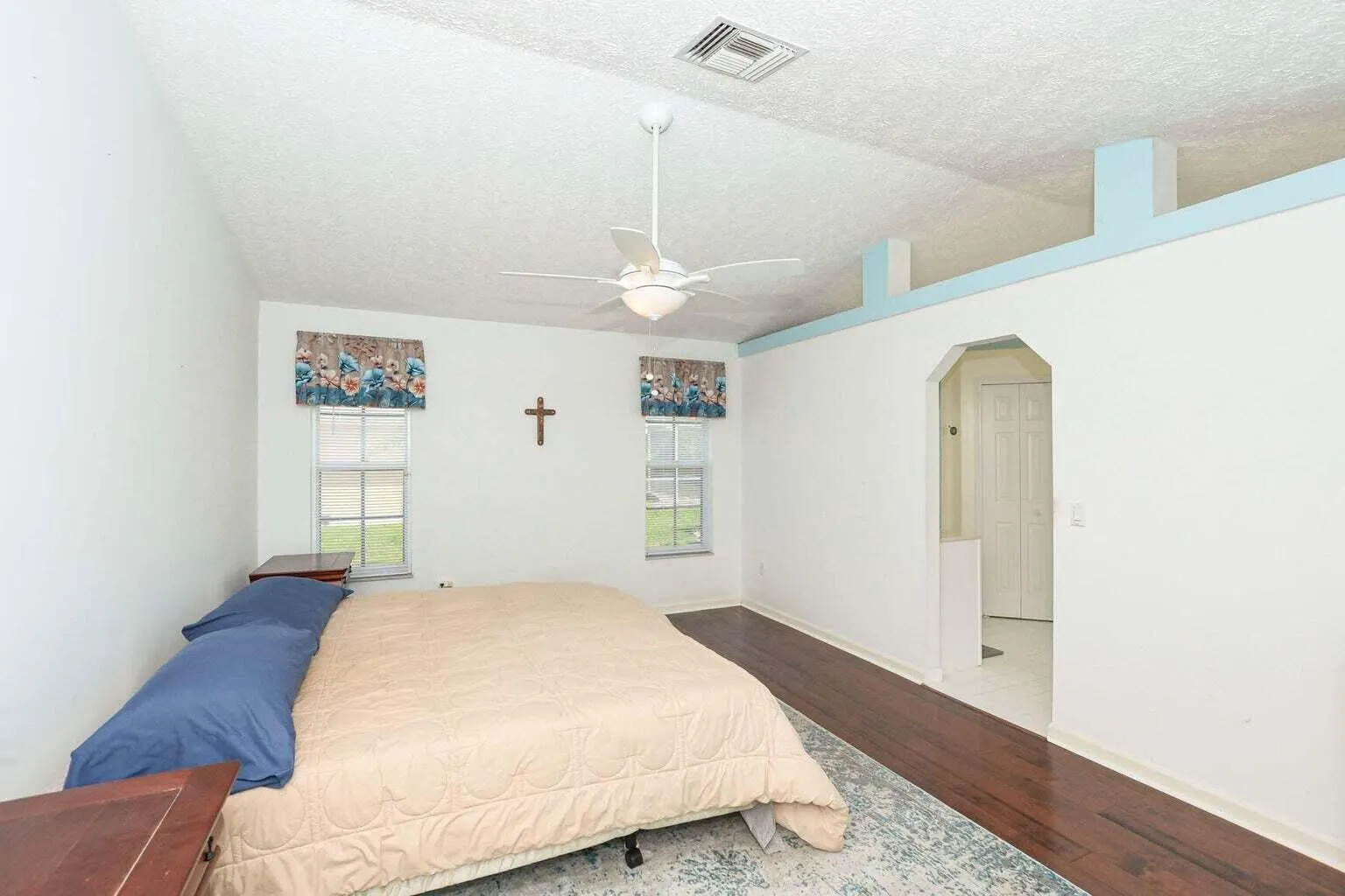 6876 Bronte Circle