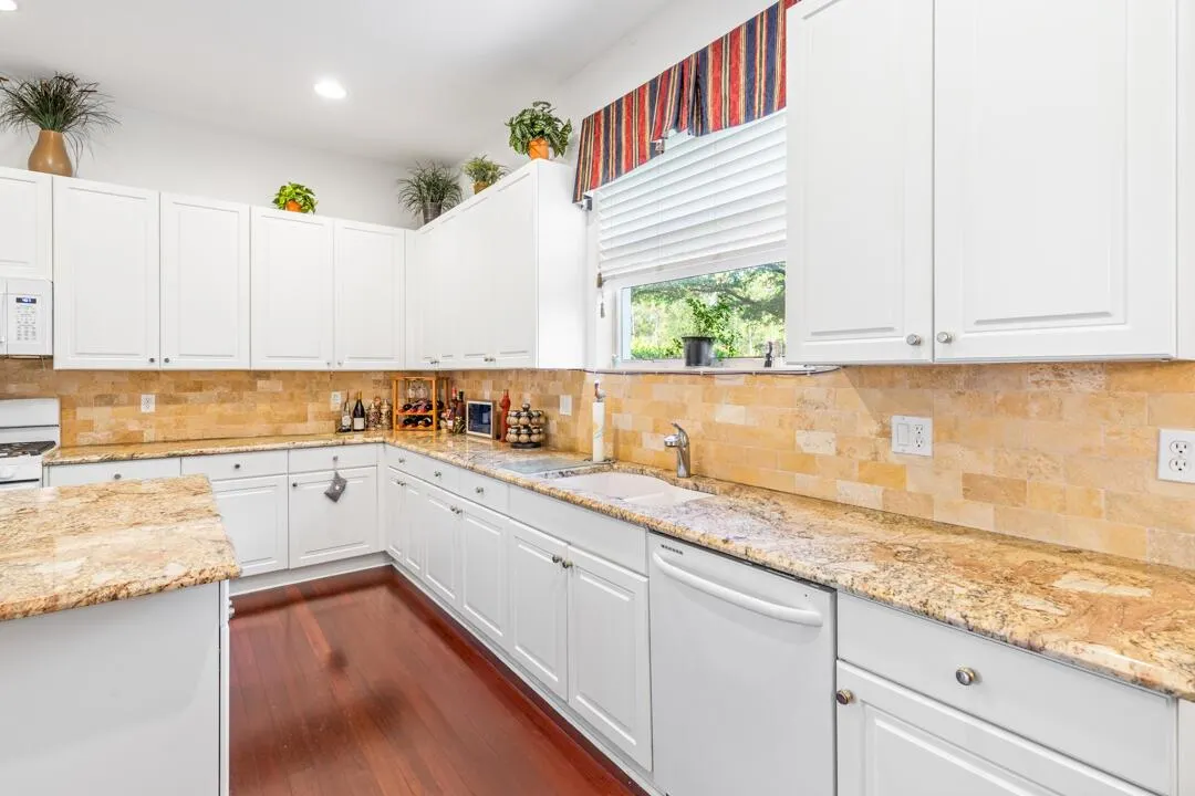 4989 SW Saint Creek Drive