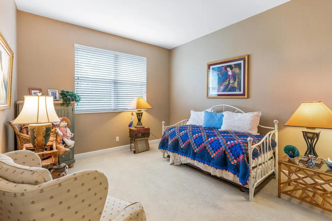 4989 SW Saint Creek Drive
