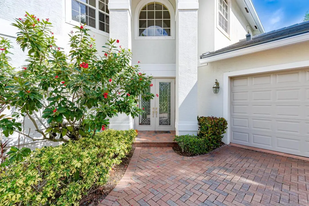 4989 SW Saint Creek Drive