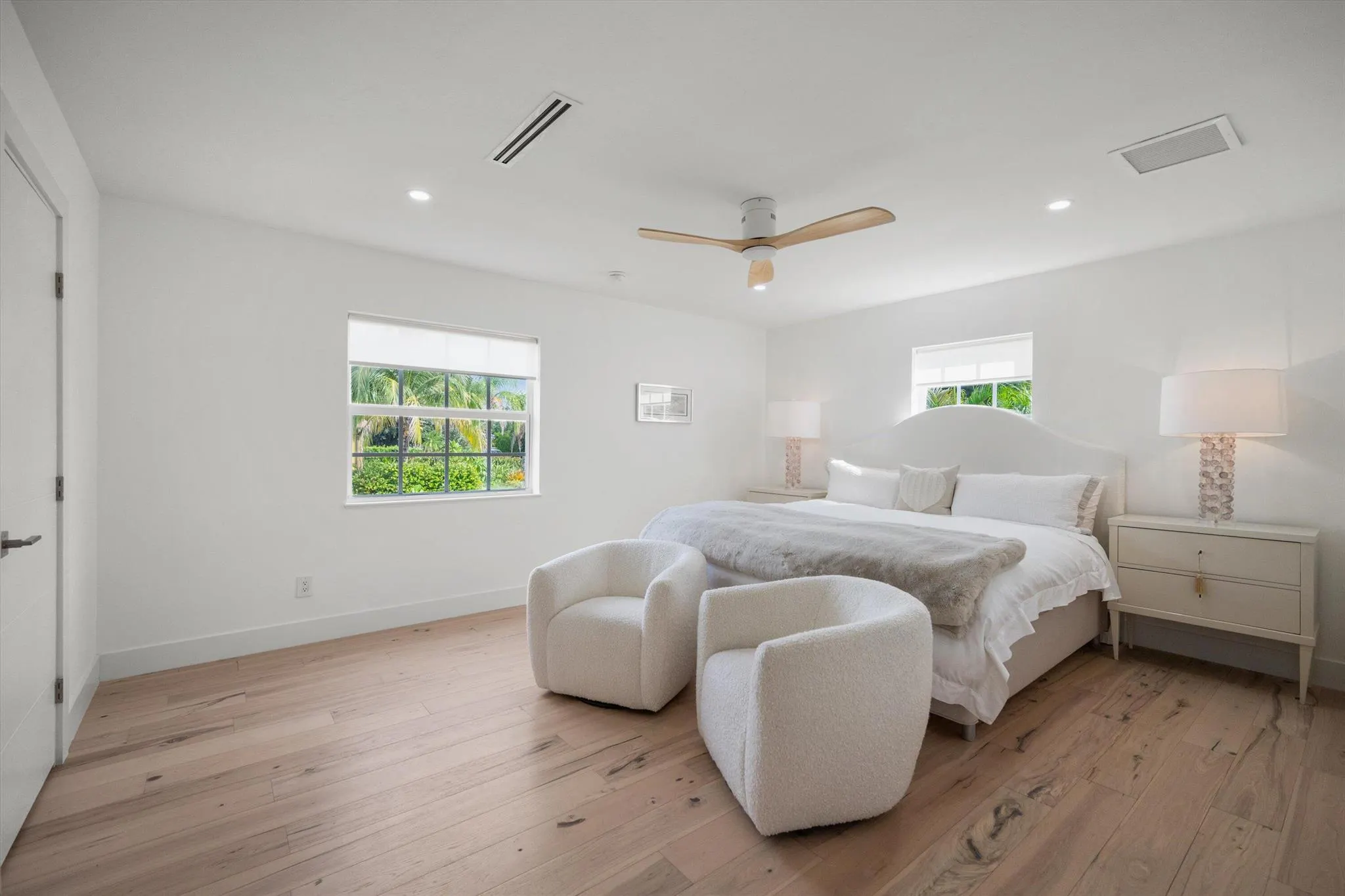 1131 N Ocean Breeze