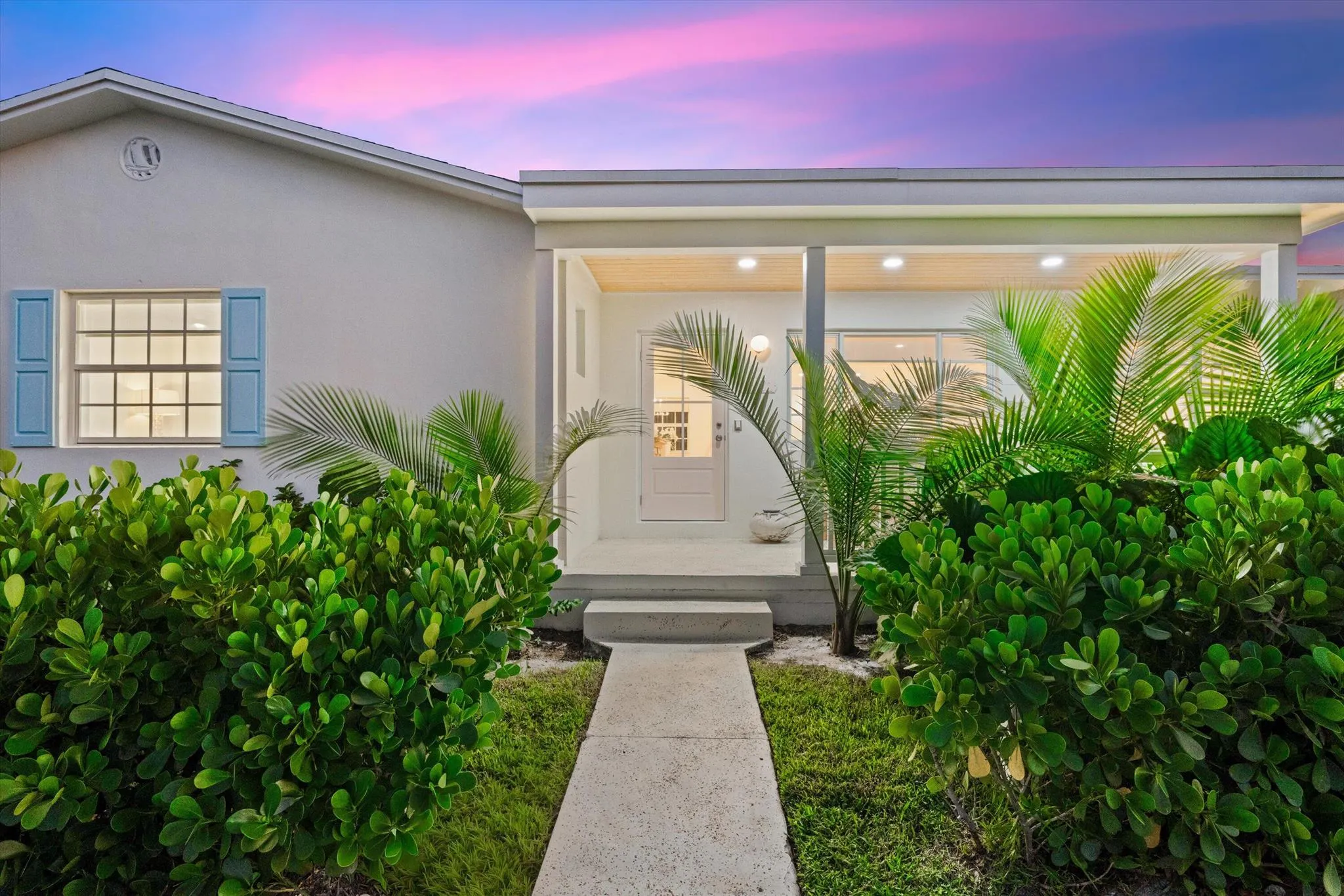 1131 N Ocean Breeze