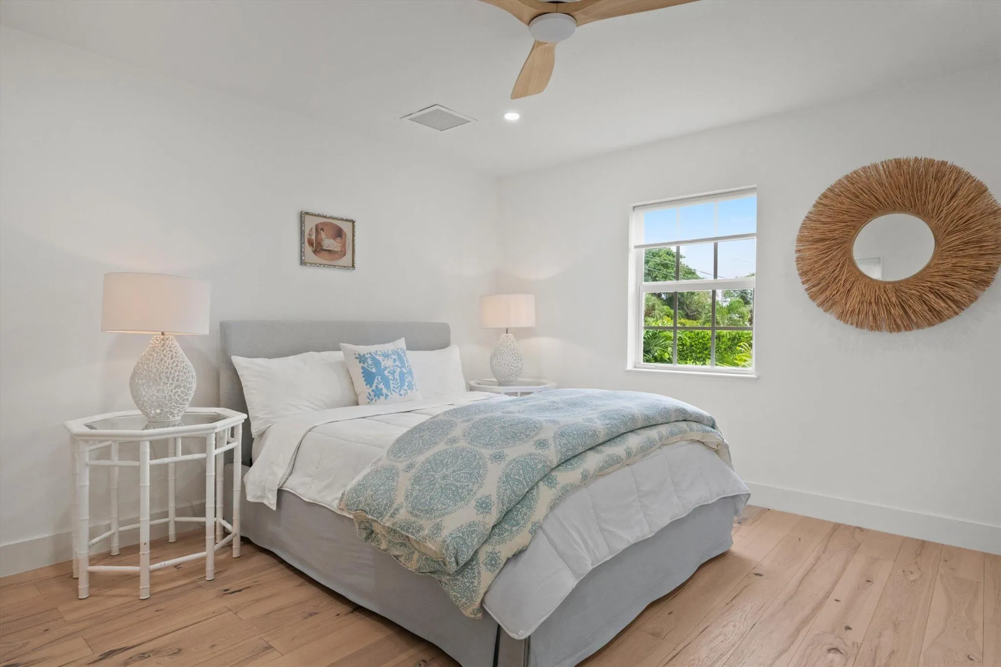 1131 N Ocean Breeze