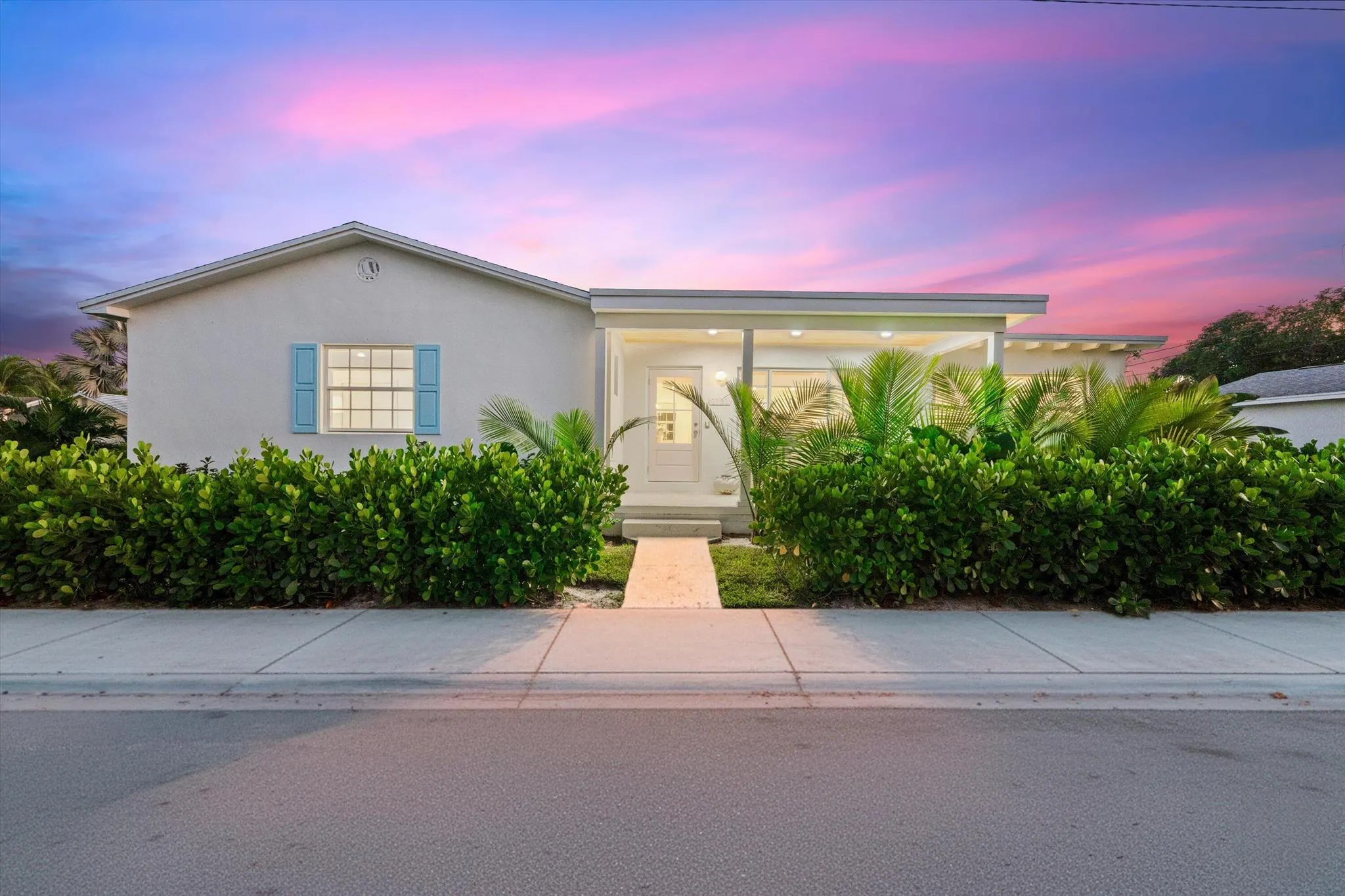1131 N Ocean Breeze