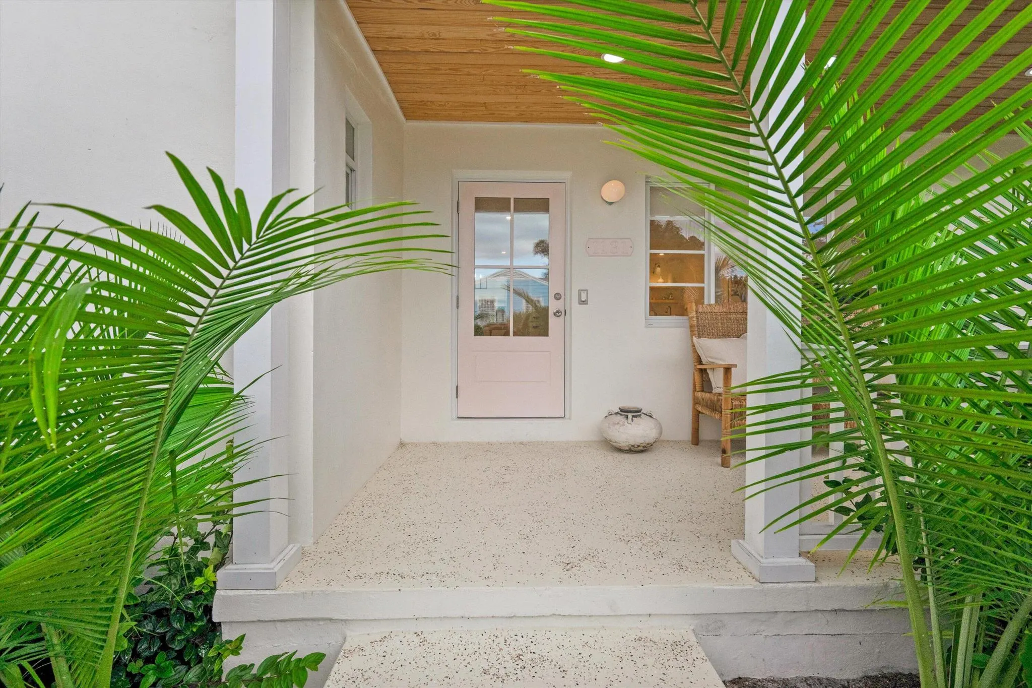 1131 N Ocean Breeze
