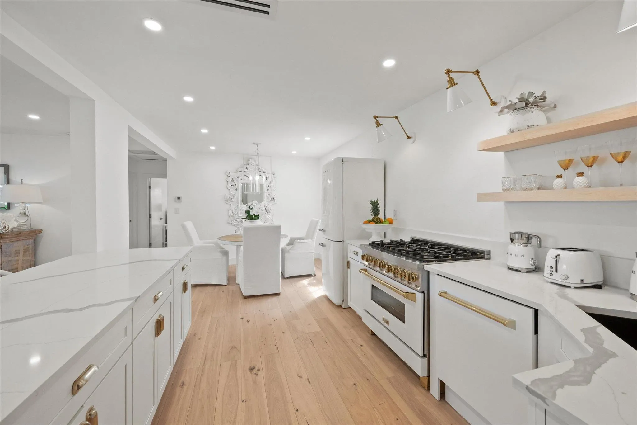 1131 N Ocean Breeze
