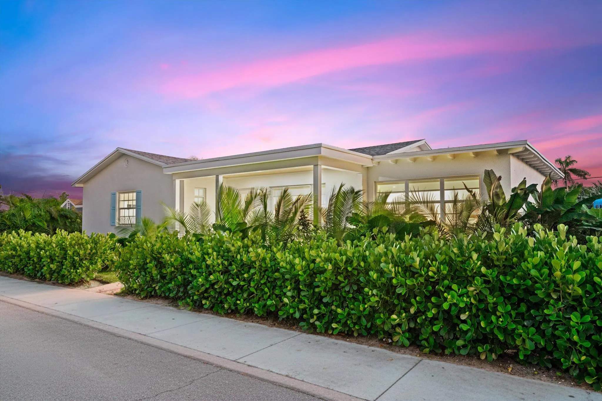 1131 N Ocean Breeze
