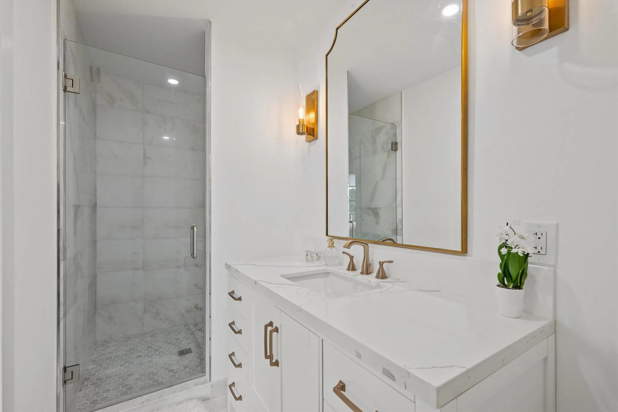 1131 N Ocean Breeze