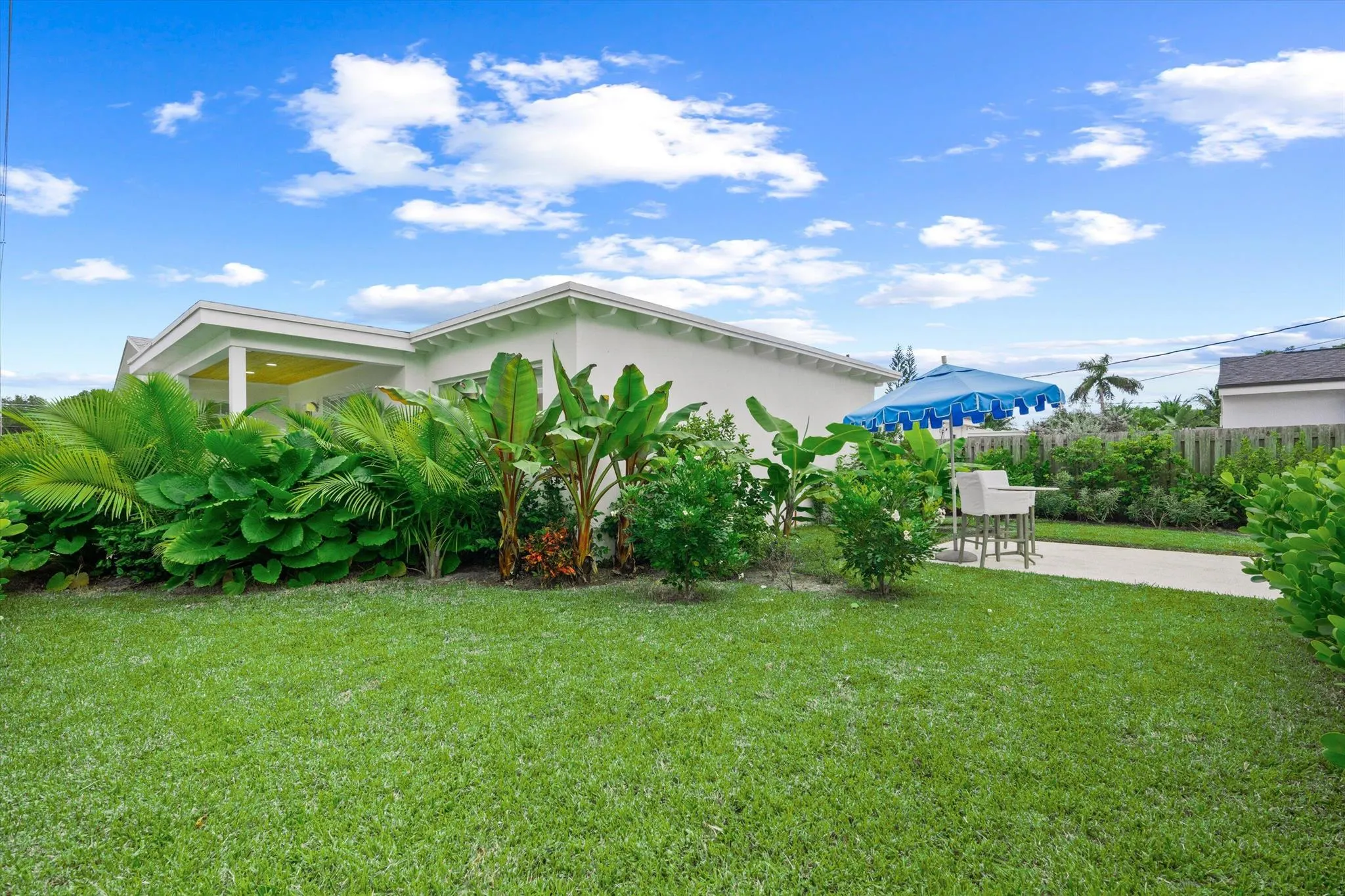 1131 N Ocean Breeze