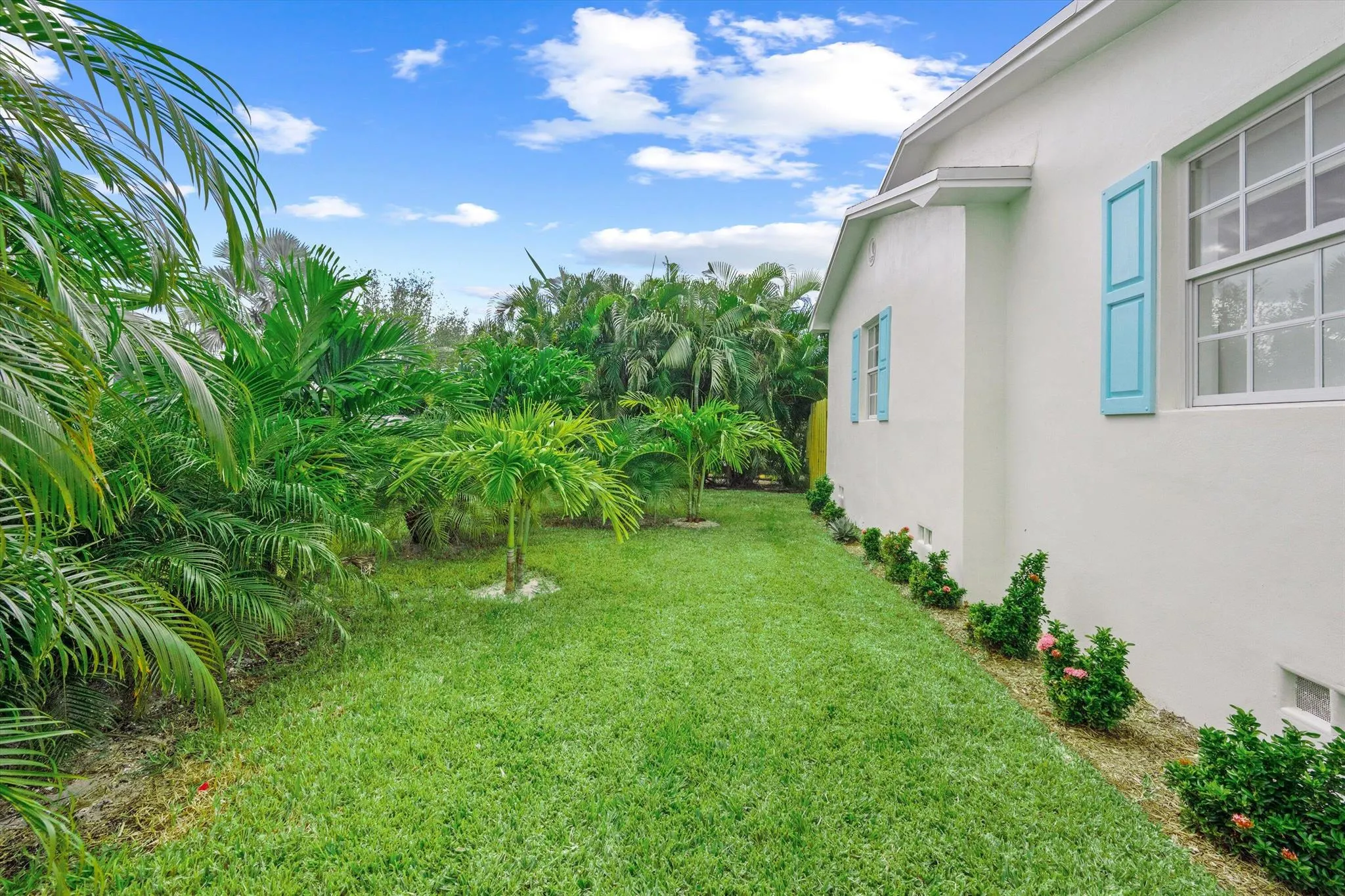 1131 N Ocean Breeze