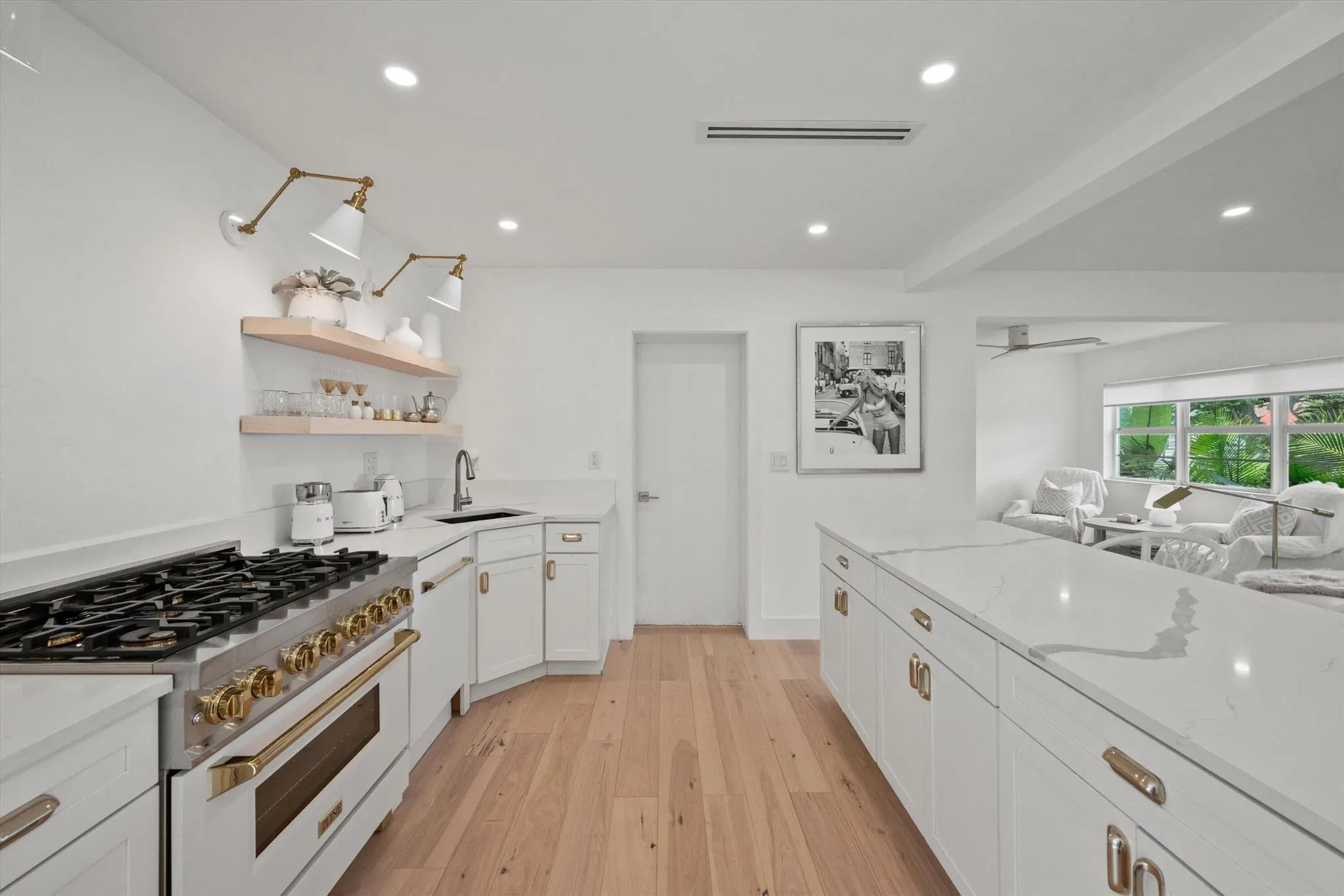 1131 N Ocean Breeze