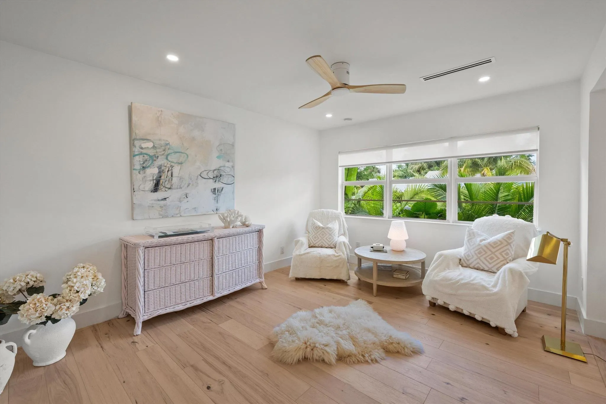 1131 N Ocean Breeze