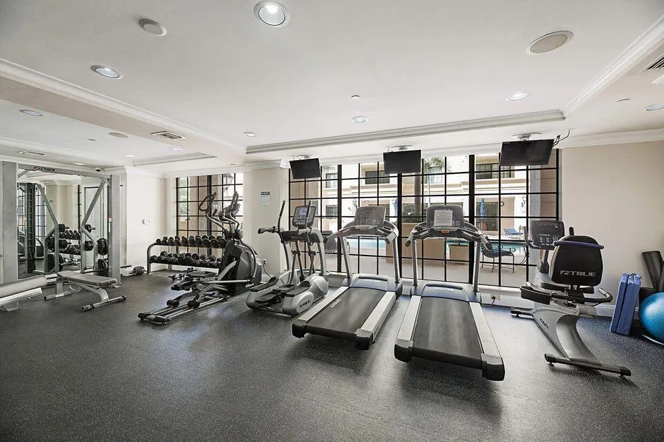 233 S Federal Highway, #321