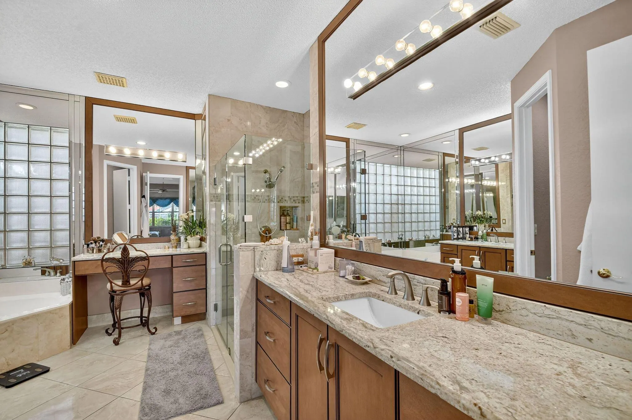 4657 Hazleton Lane