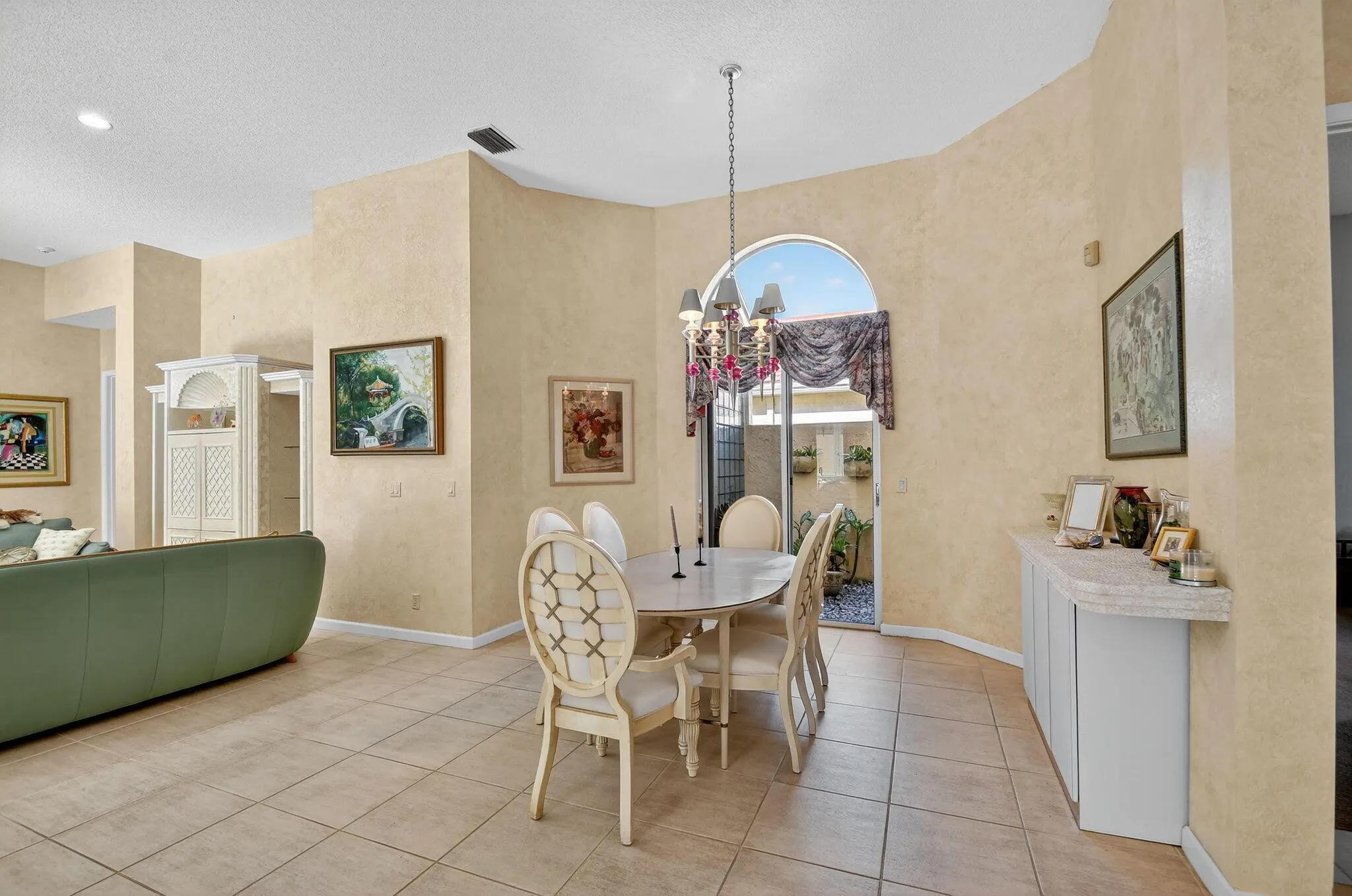 4657 Hazleton Lane