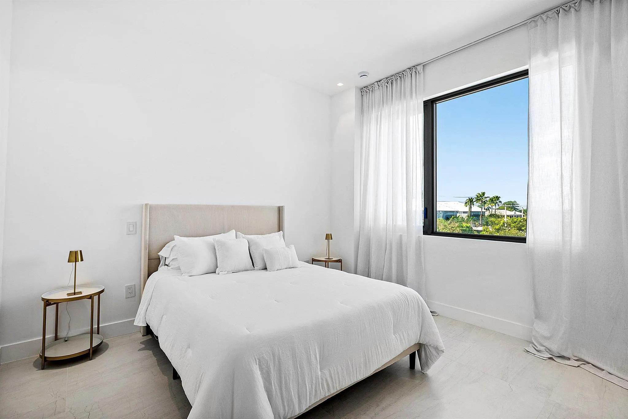 246 NE 6th Avenue, #3b