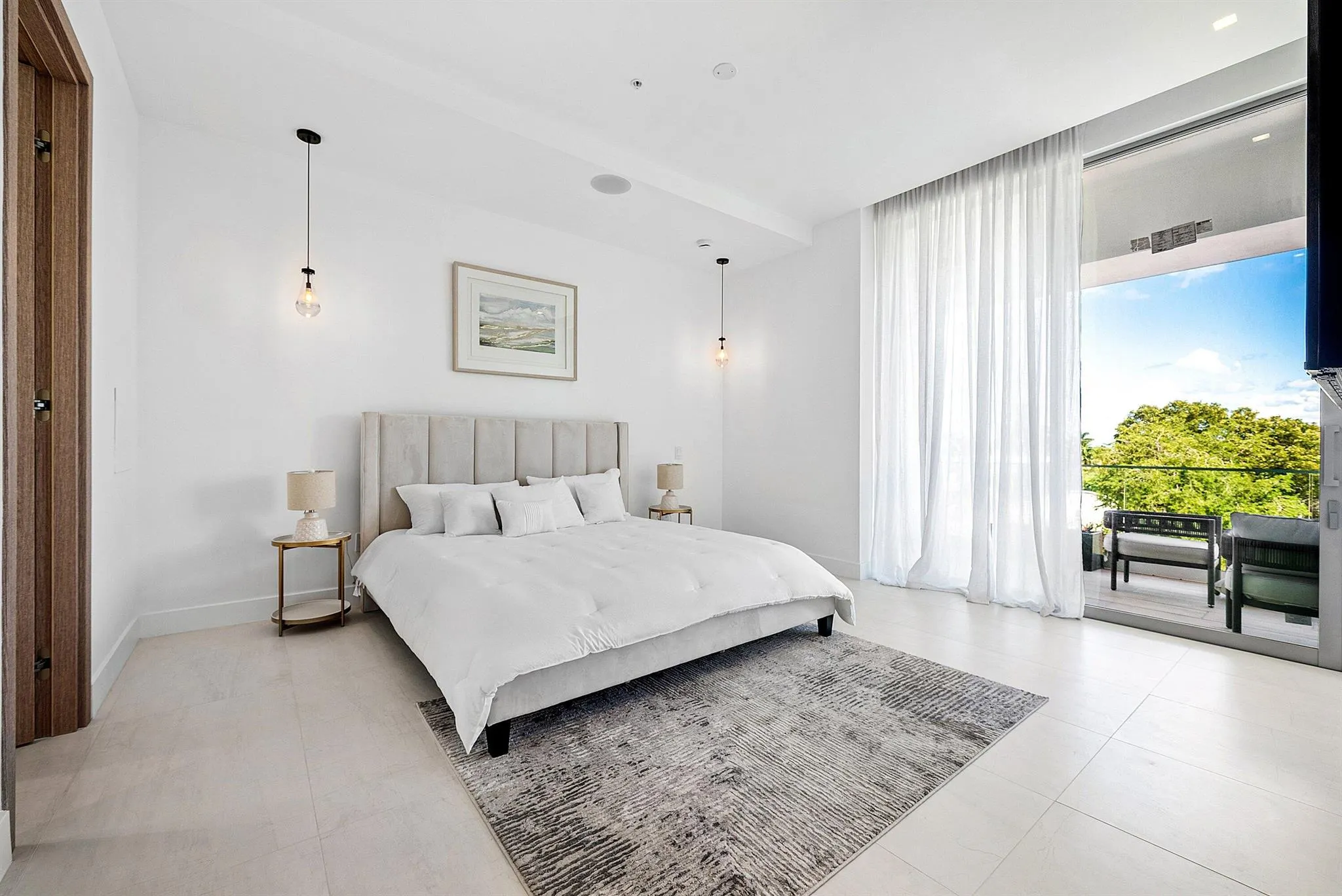 246 NE 6th Avenue, #3b