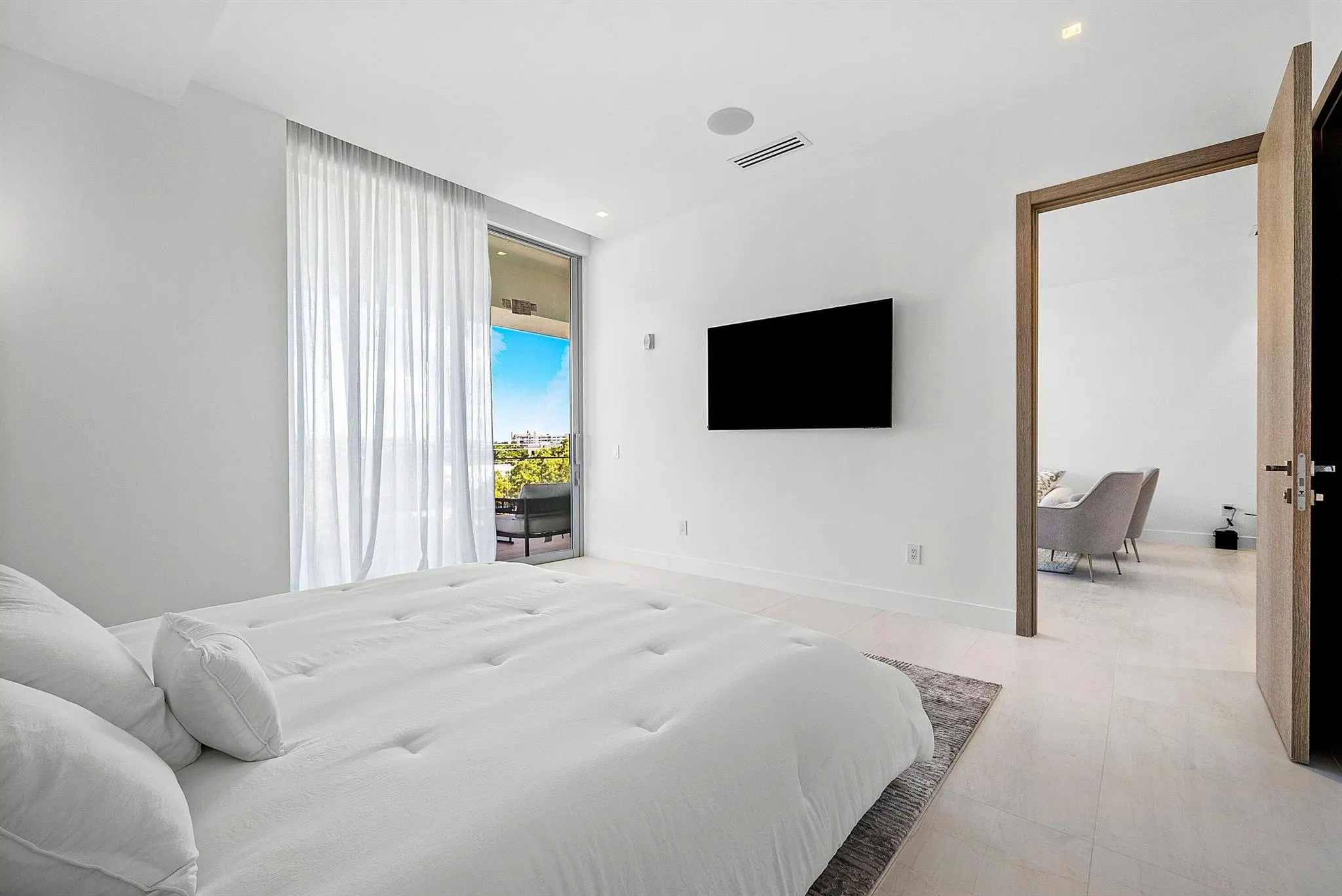 246 NE 6th Avenue, #3b