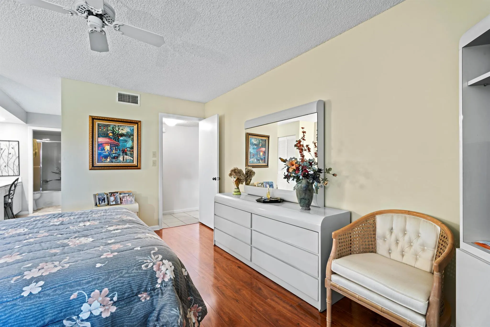5153 Oak Hill Lane, #512