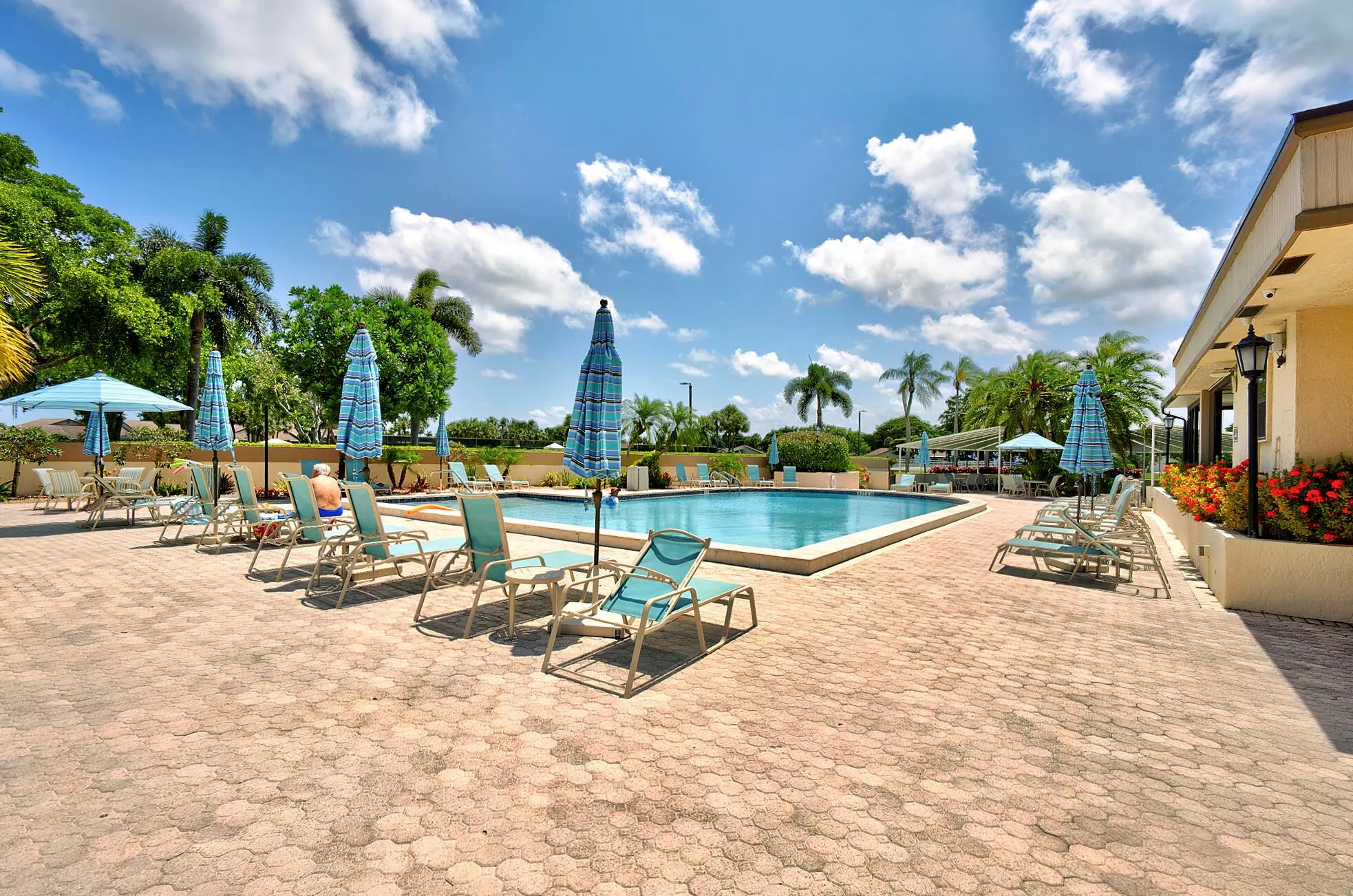 5153 Oak Hill Lane, #512