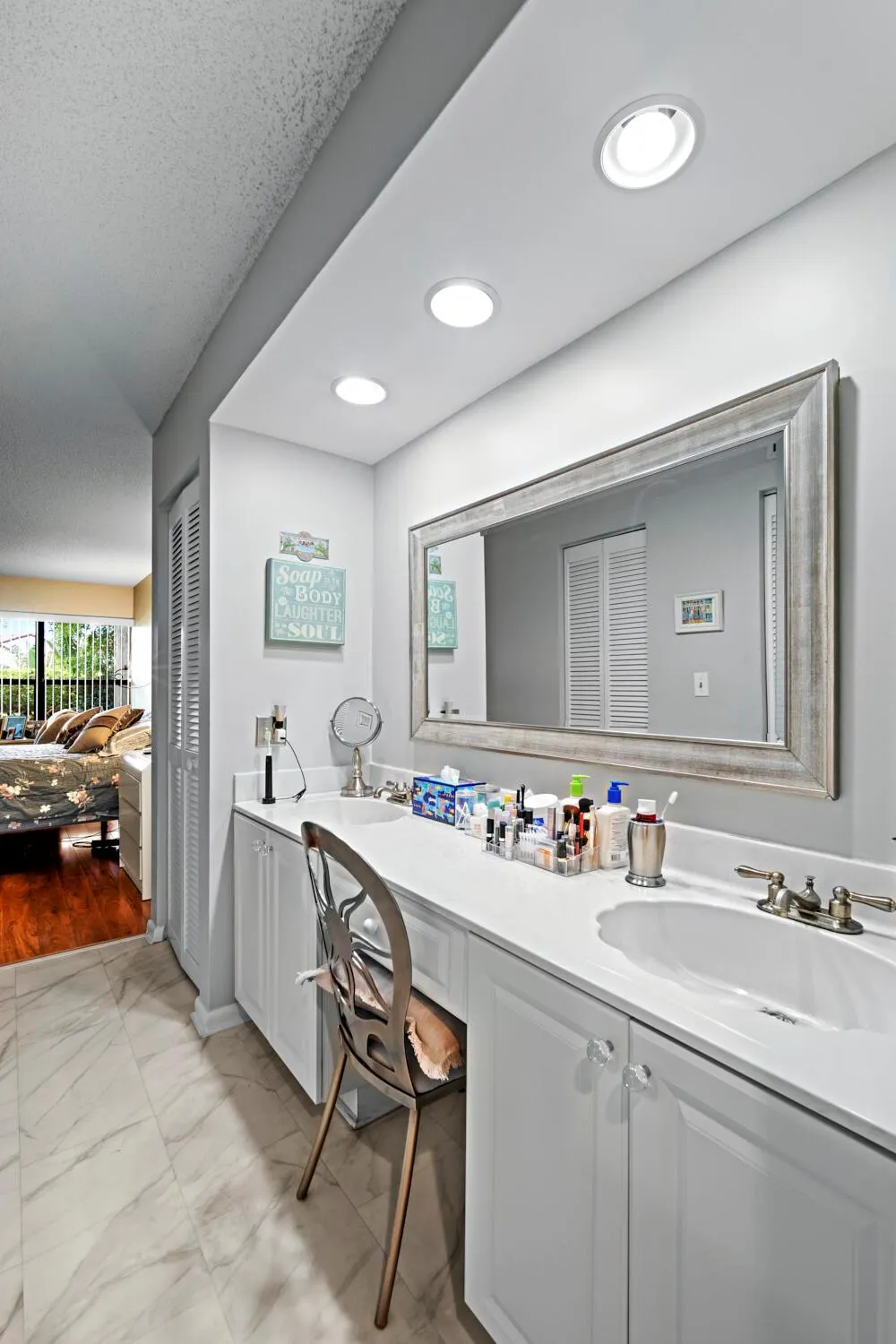 5153 Oak Hill Lane, #512
