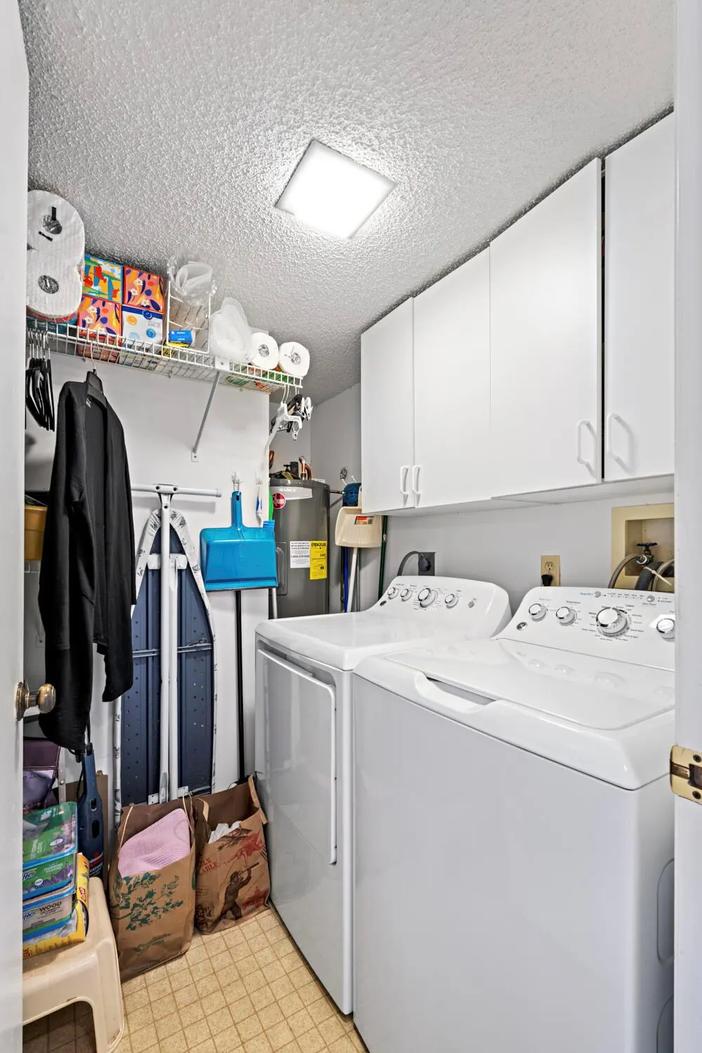 5153 Oak Hill Lane, #512