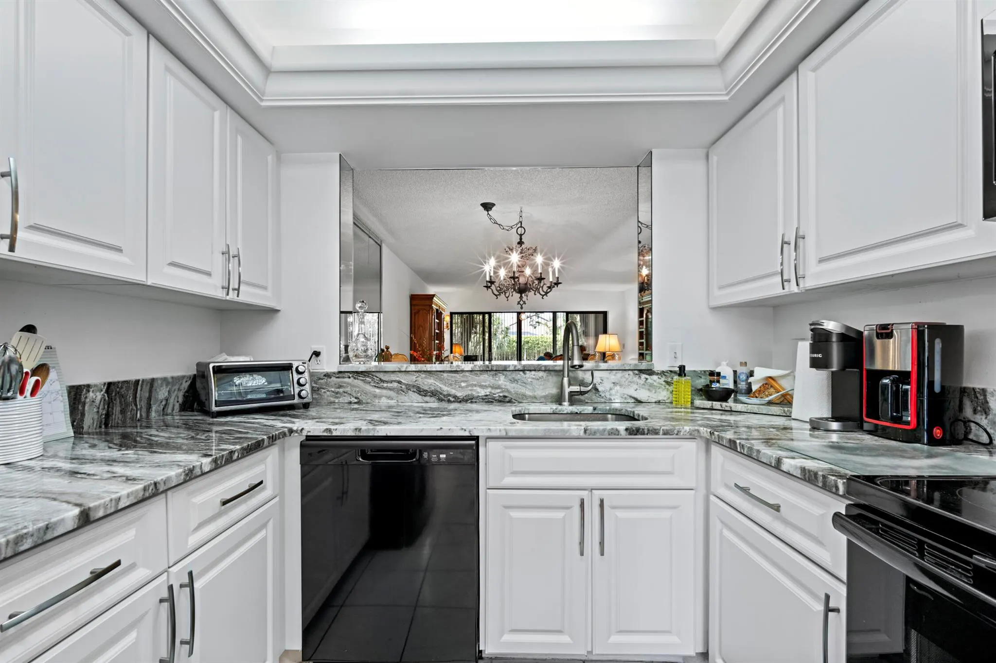 5153 Oak Hill Lane, #512