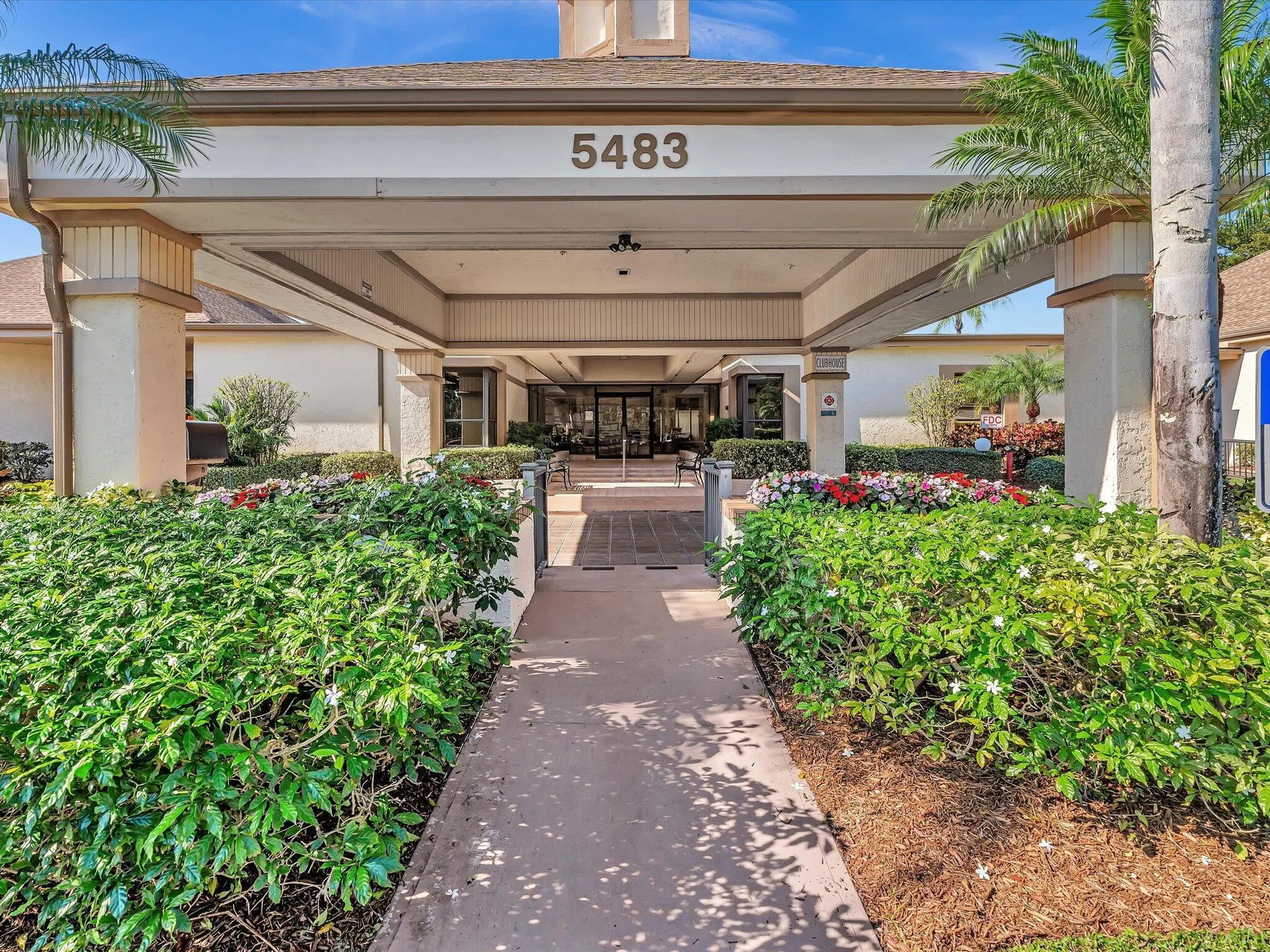 5153 Oak Hill Lane, #512
