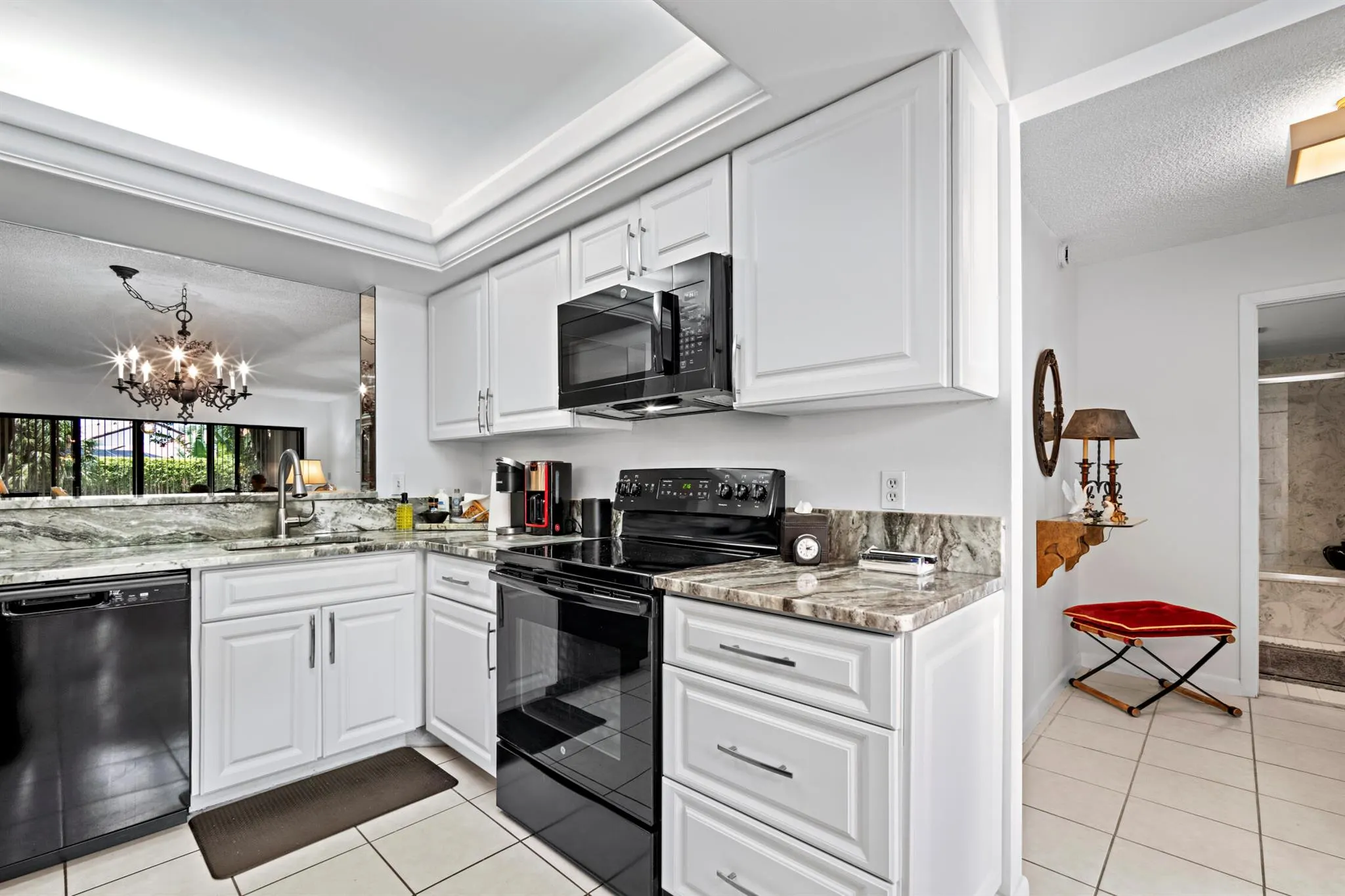 5153 Oak Hill Lane, #512