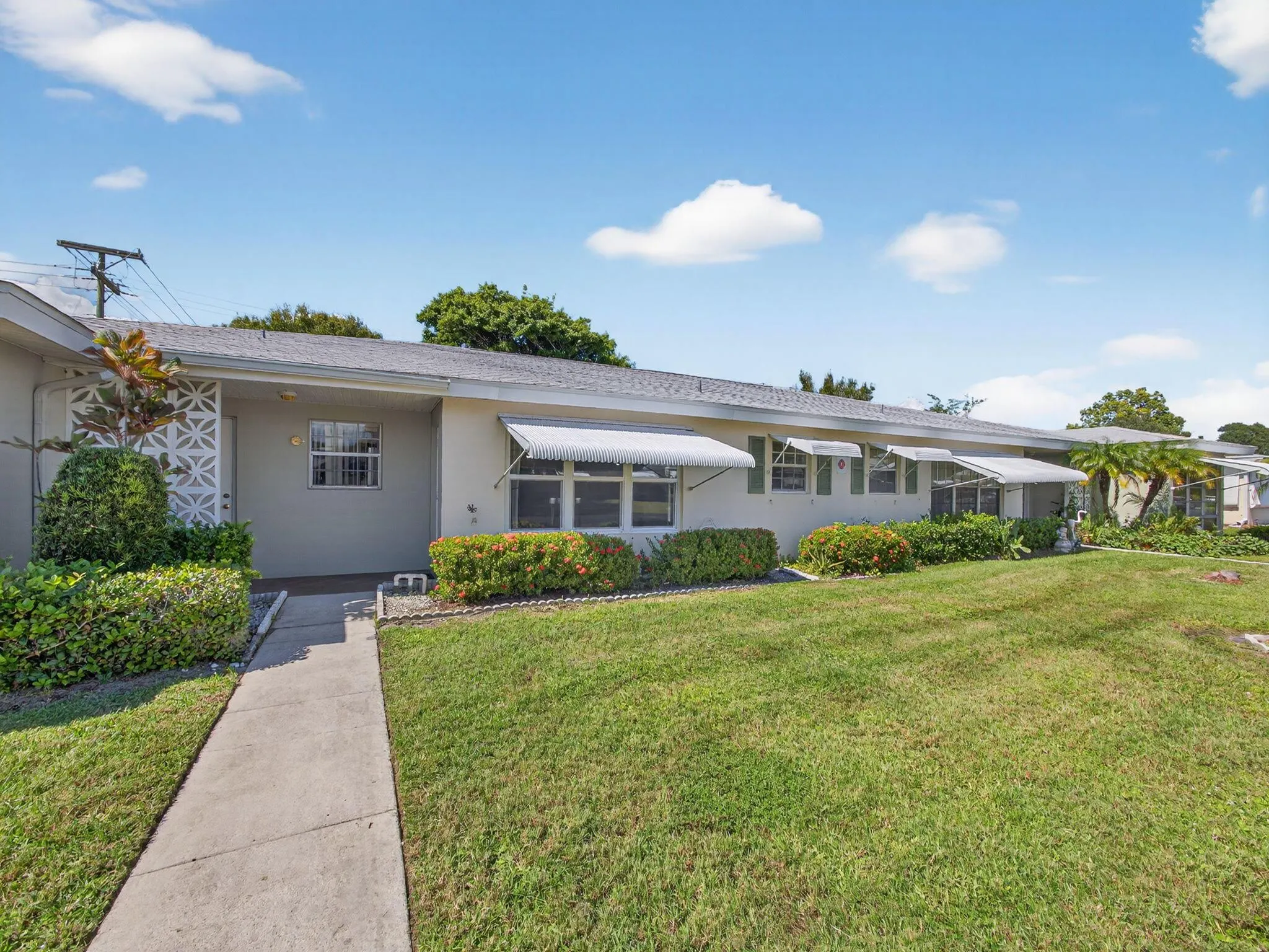 111 Lakes End Drive, #B