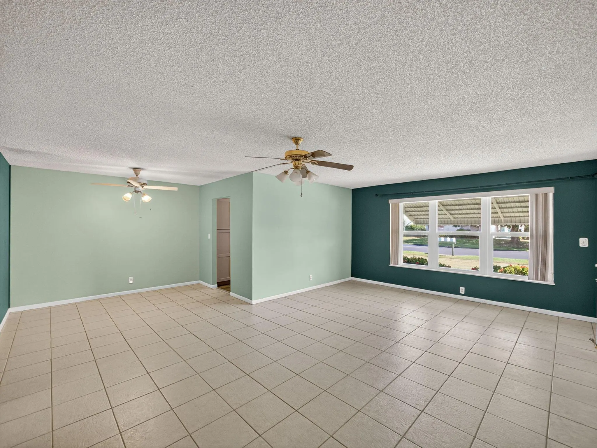 111 Lakes End Drive, #B