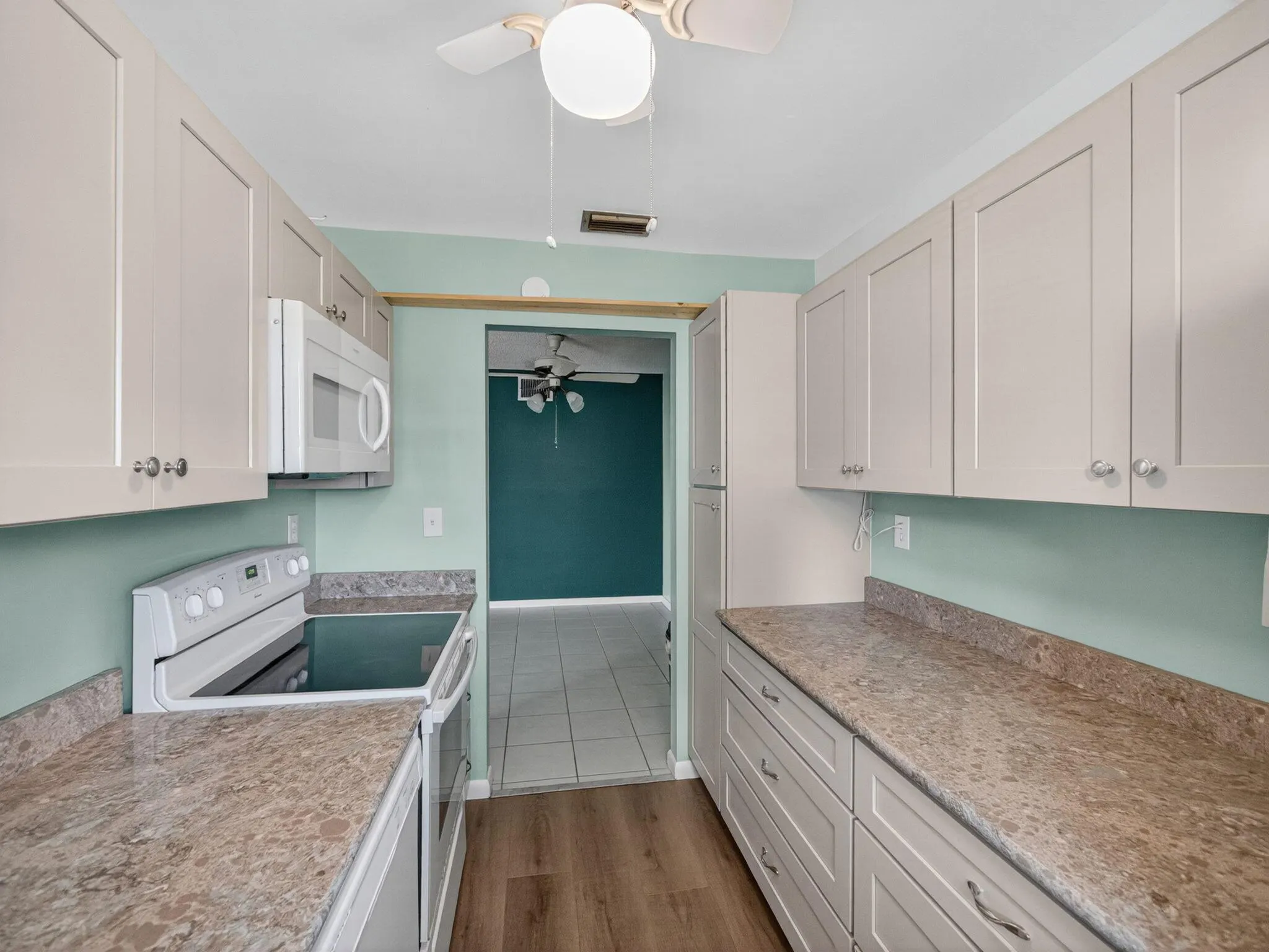 111 Lakes End Drive, #B