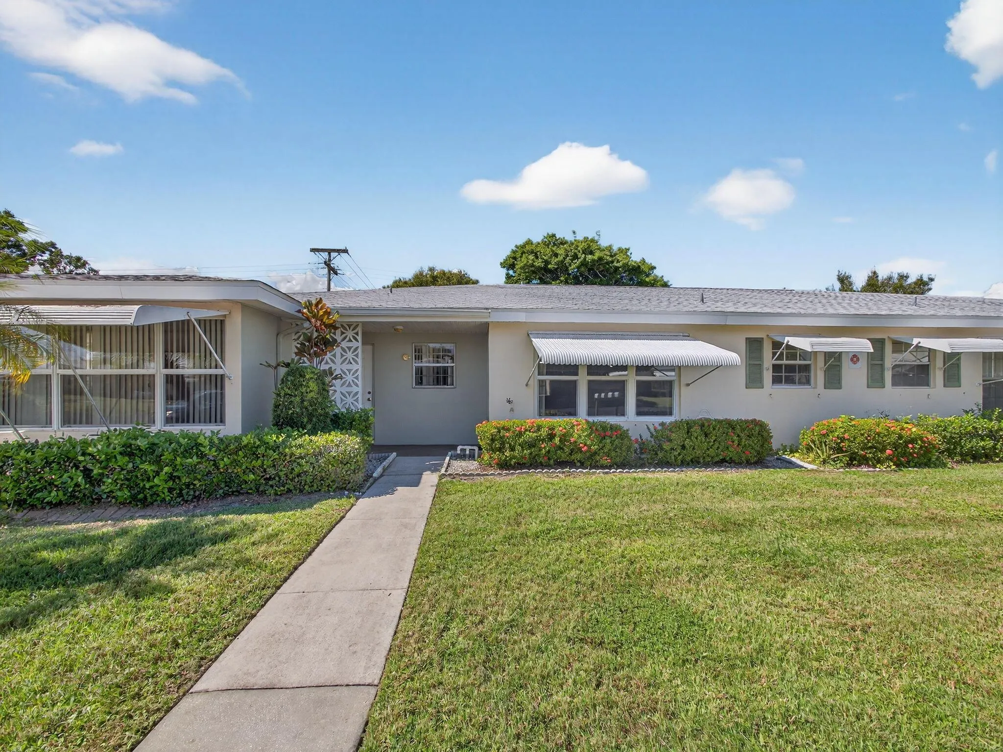 111 Lakes End Drive, #B