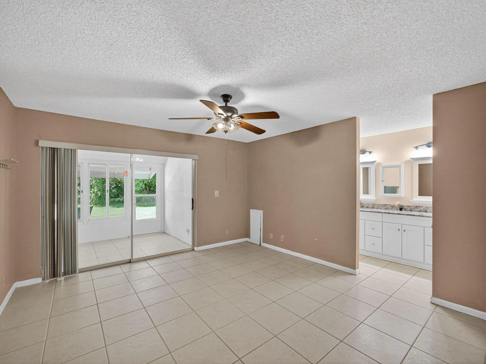 111 Lakes End Drive, #B