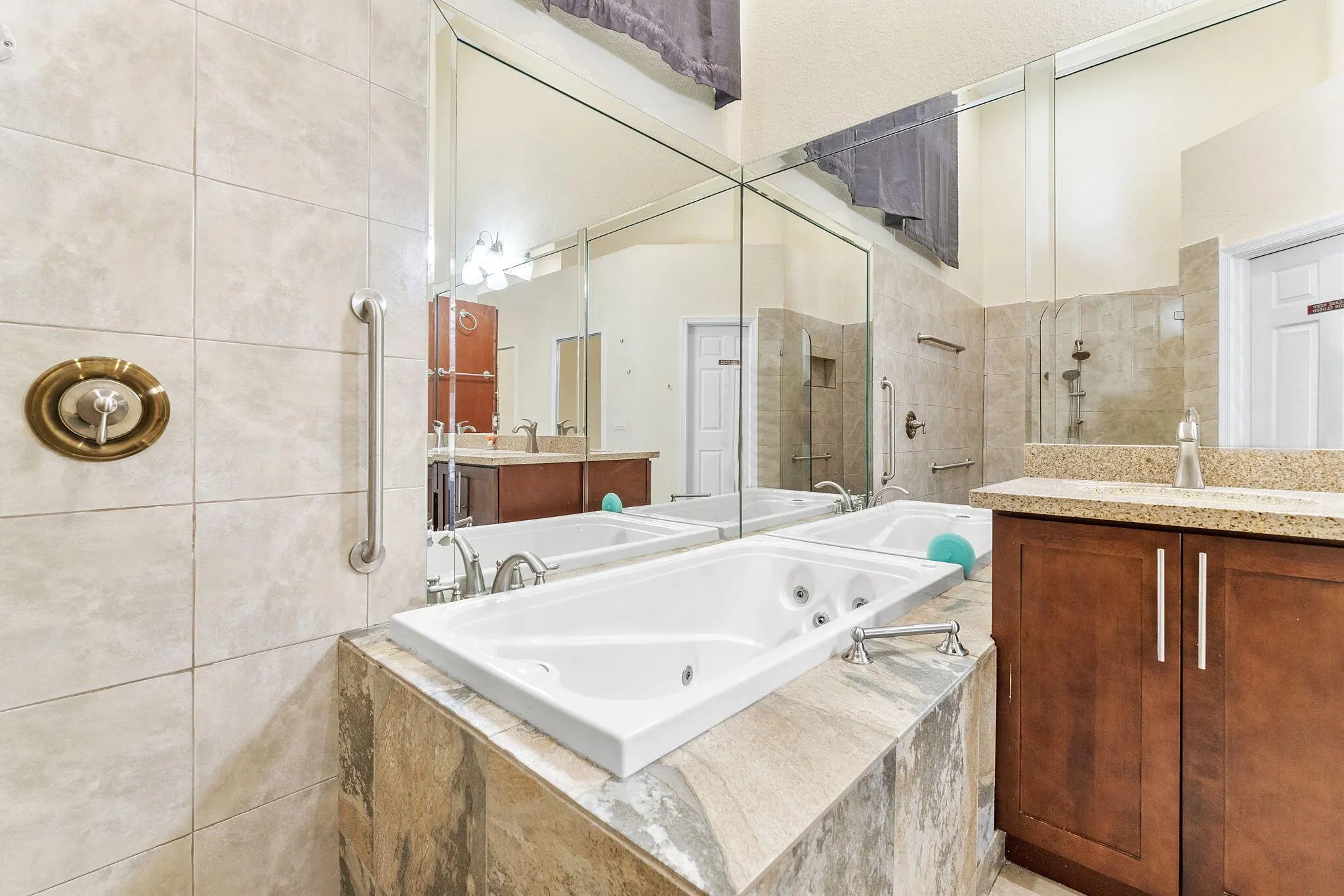 7793 Highlands Cir