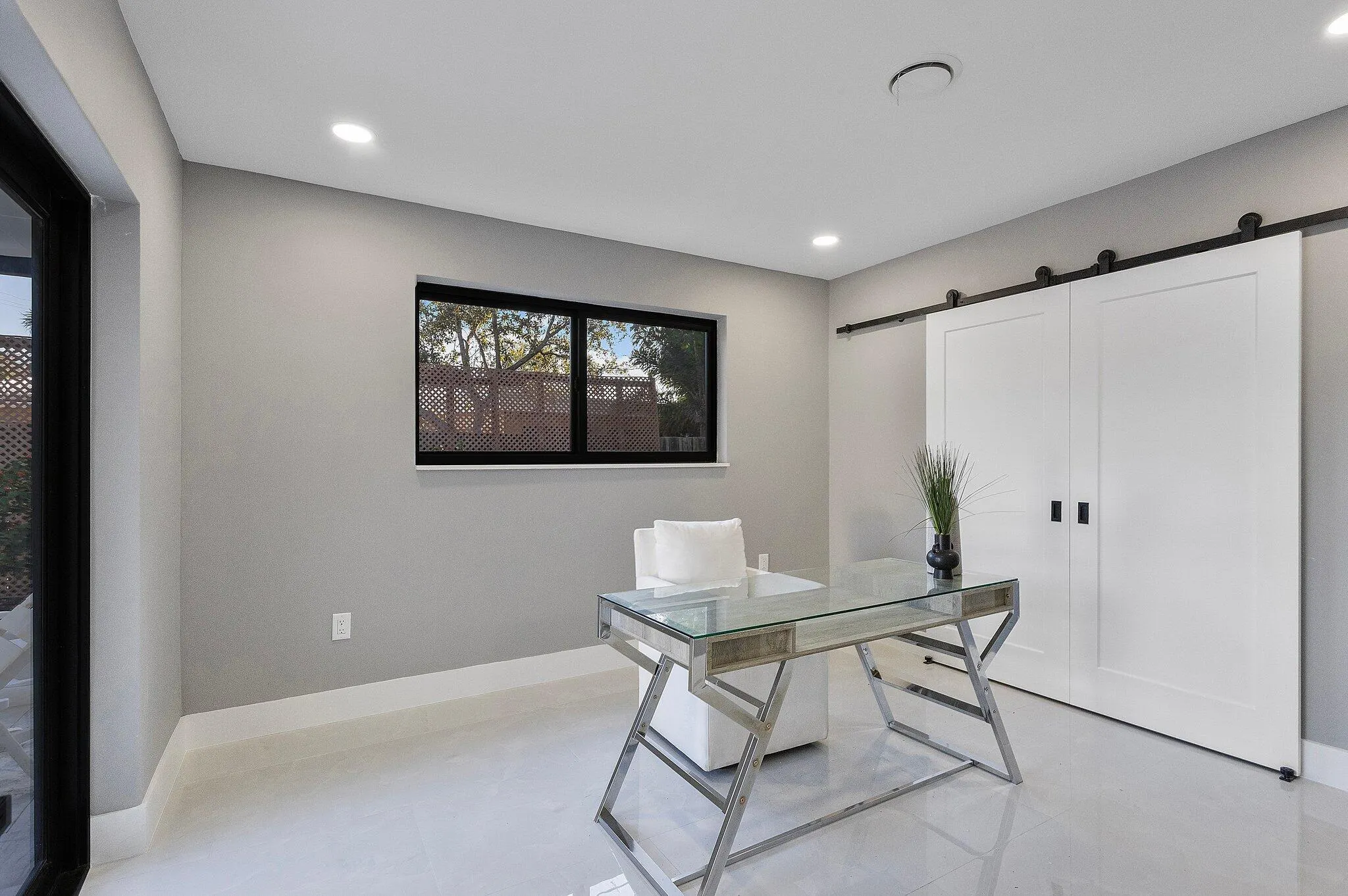 200 SW 12th Street